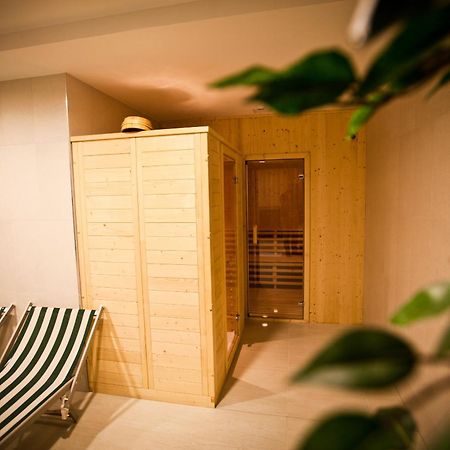 Veszprém Ezuesthid Hotel מראה חיצוני תמונה