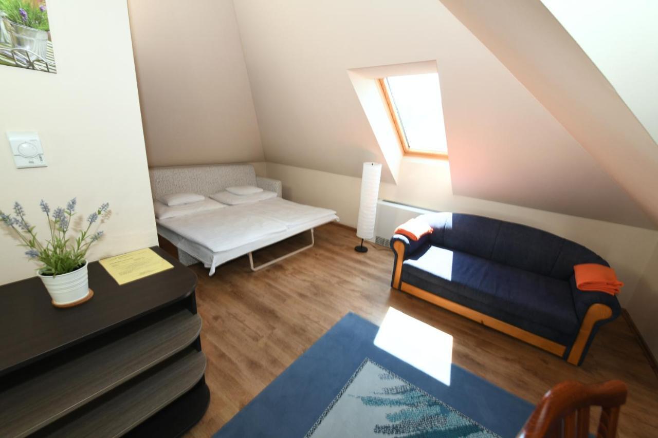 Veszprém Ezuesthid Hotel מראה חיצוני תמונה