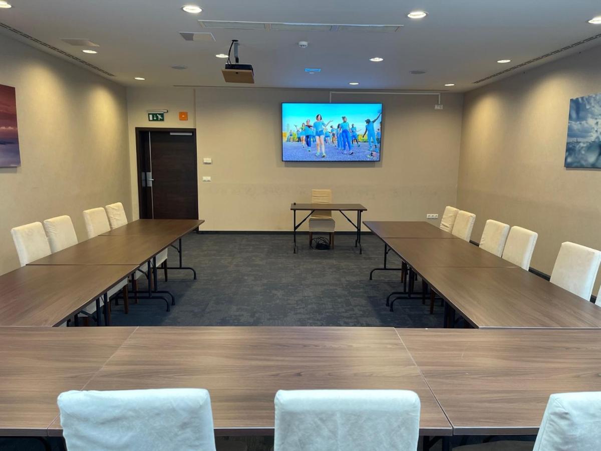 Veszprém Ezuesthid Hotel מראה חיצוני תמונה