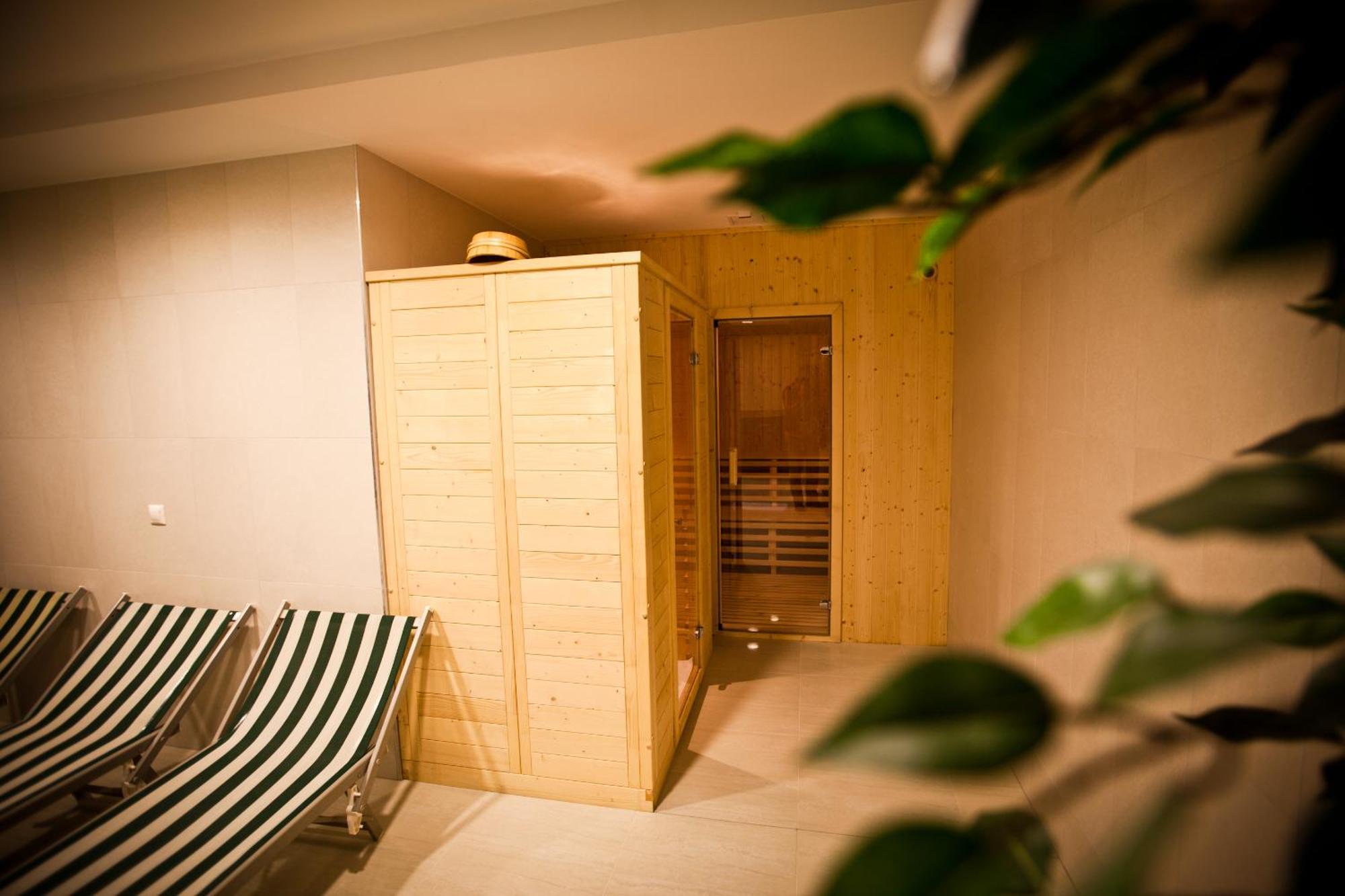Veszprém Ezuesthid Hotel מראה חיצוני תמונה