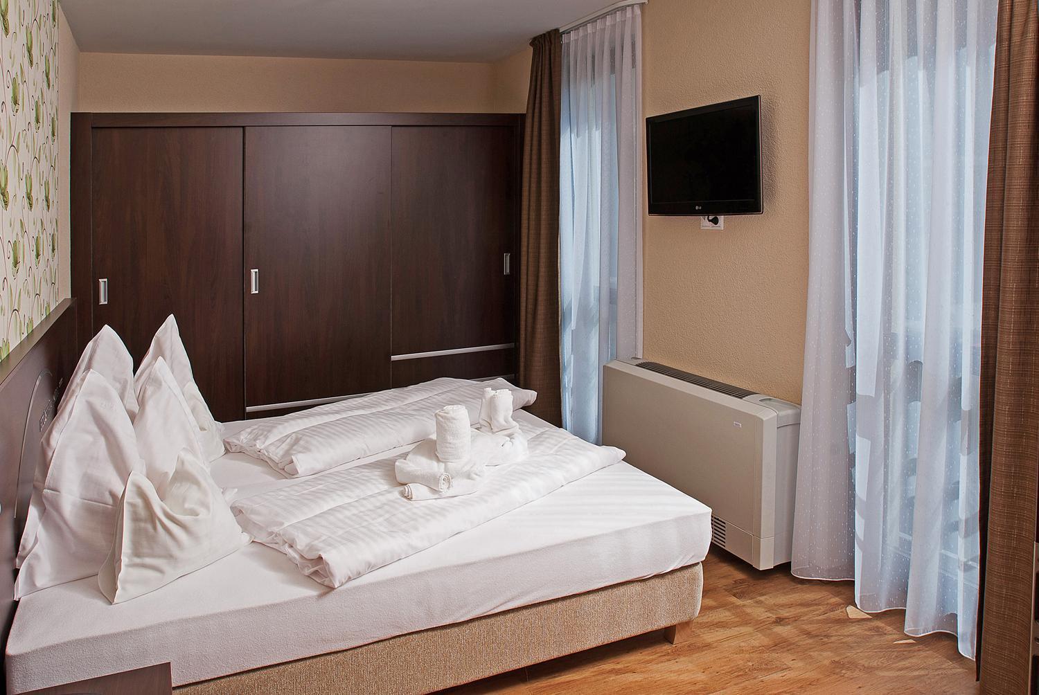 Veszprém Ezuesthid Hotel מראה חיצוני תמונה