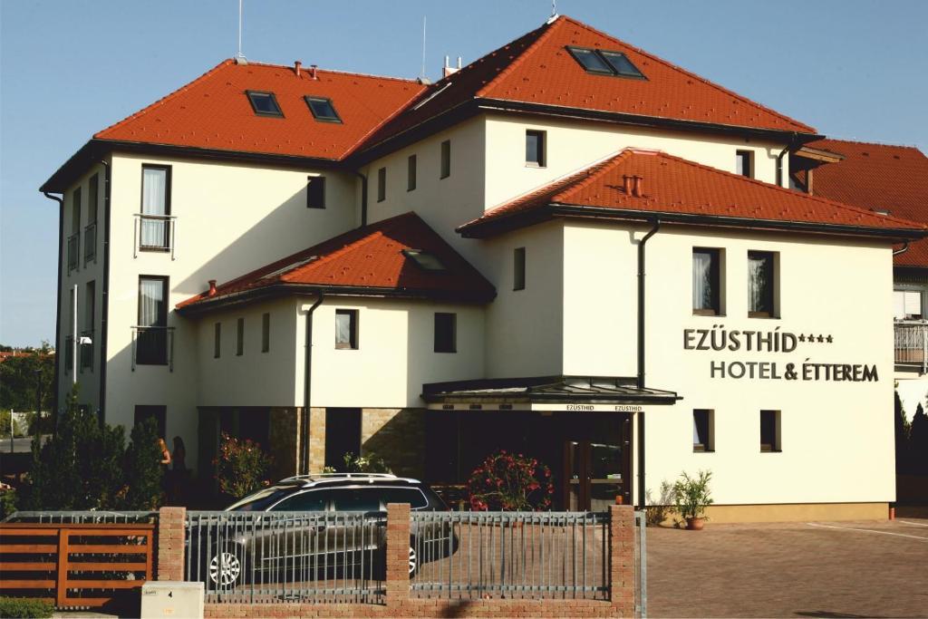 Veszprém Ezuesthid Hotel מראה חיצוני תמונה