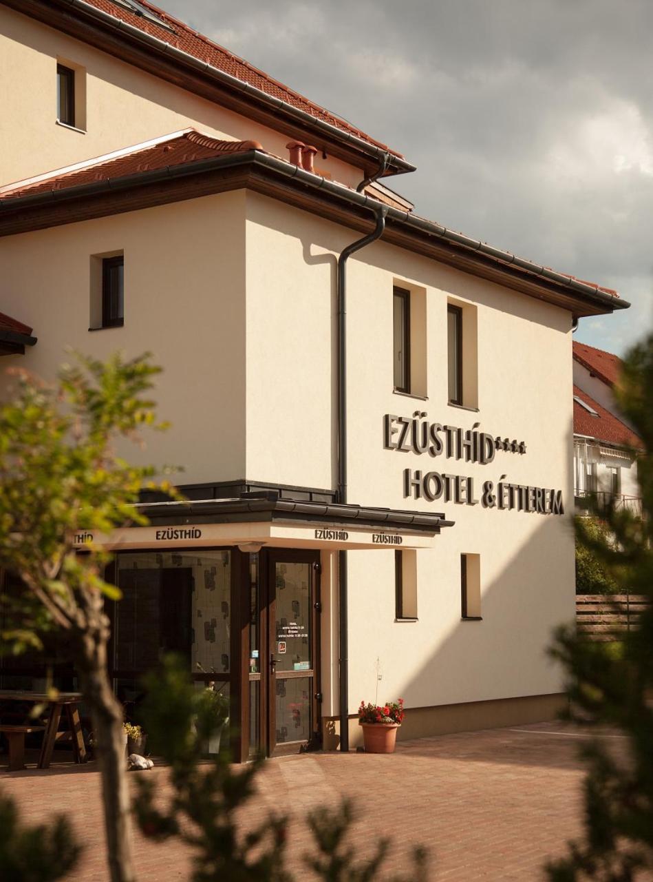 Veszprém Ezuesthid Hotel מראה חיצוני תמונה