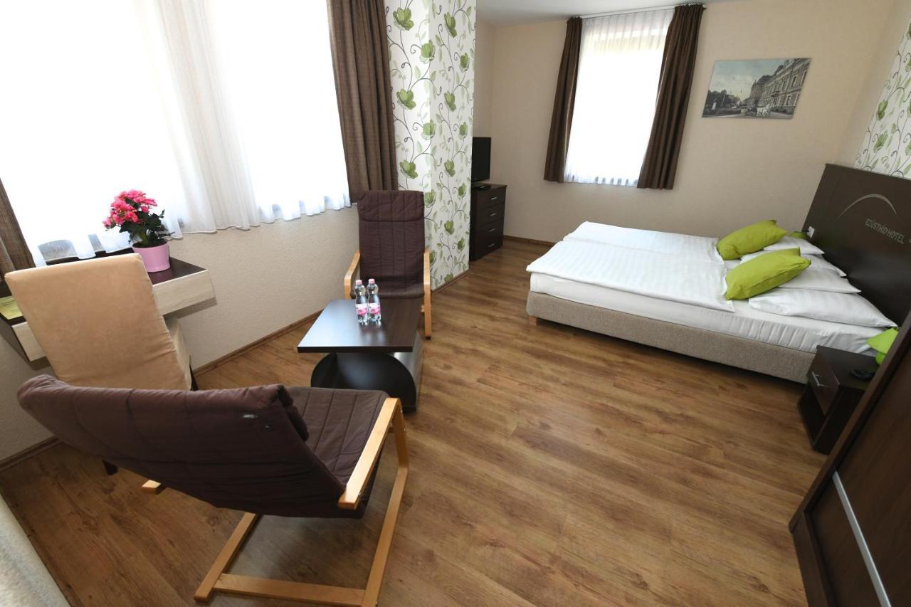 Veszprém Ezuesthid Hotel מראה חיצוני תמונה