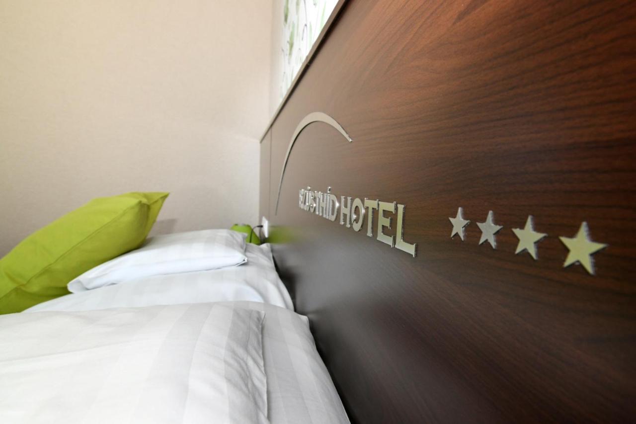 Veszprém Ezuesthid Hotel מראה חיצוני תמונה